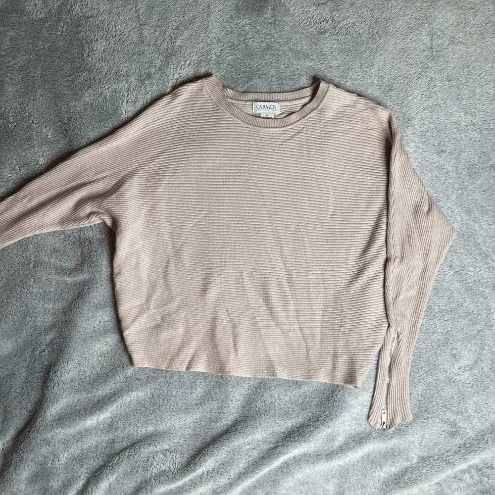 Carmen Marc Valvo Beige Ribbed Knit Top